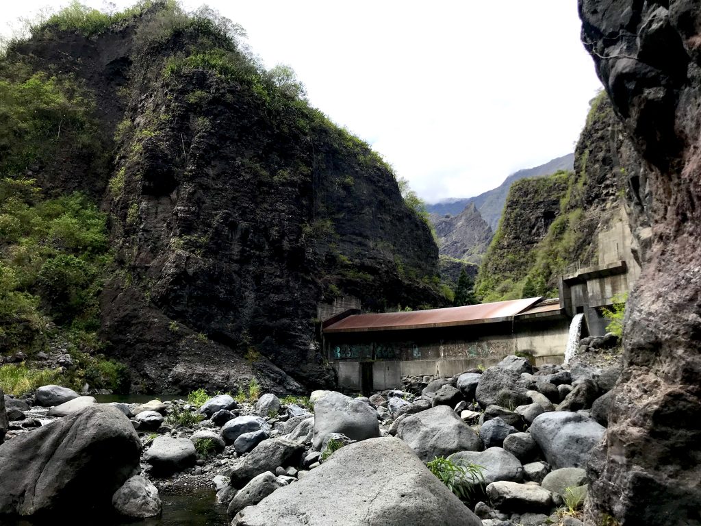 File:Rivière des Galets depuis la canalisation des Orangers.JPG